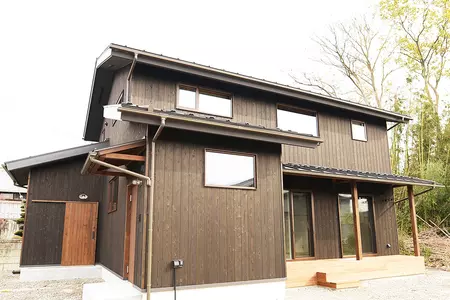 愛荘町エコハウス外観