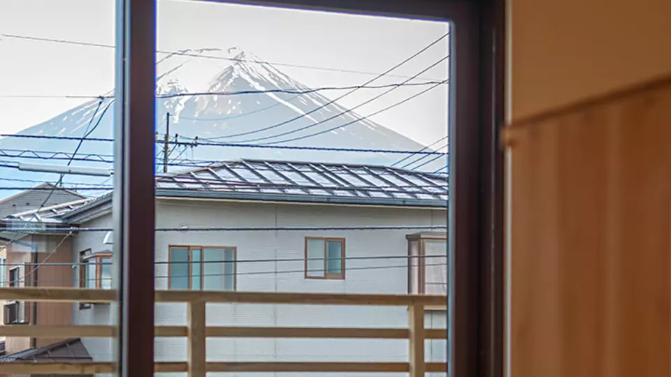 富士吉田の家　窓から見える富士山